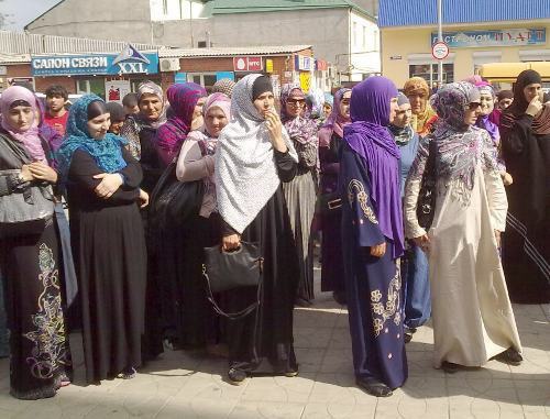 Participants of the rally against lawlessness of law enforcement bodies demand to release three residents of the Kizlyar District of Dagestan. Makhachkala, August 26, 2011. Photo by the "Caucasian Knot"