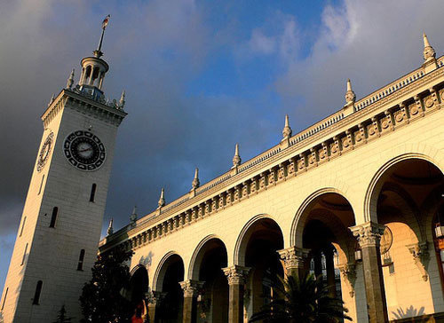 Railway station of Sochi. Photo by www.flickr.com/photos/9776511@N04