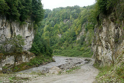 A mountainous area of Chechnya. Photo by www.chechnyafree.ru