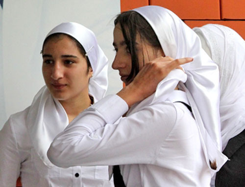 Girls-pupils of the high school girl school named after Hussein Isaev in the Itum-Kale District of Chechnya. Courtesy of the http://www.itumkali.com