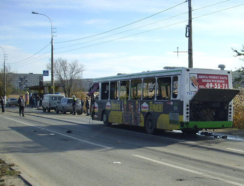 At the place of the terror act in the Volgograd bus. October 21, 2013. Photo: Emercom of Russia, http://www.mchs.gov.ru/