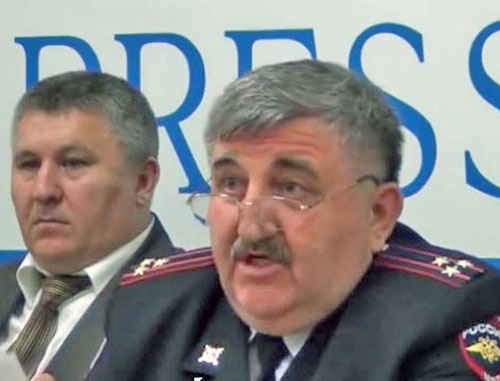 Salikh Gadjiev (to the right). Screenshot of a video at https://www.youtube.com