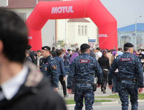 Law enforcers in Grozny. Chechnya, April 16, 2014. Photo by Magomed Magomedov for the "Caucsian Knot"