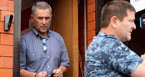 Ruslan Kutaev leaving the building of Urus-Martan City Court. Chechnya, June 2014. Photo by Magomed Magomedov for the ‘Caucasian Knot’. 