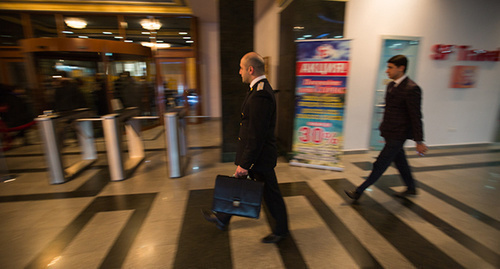 Police officers during the search in the Baku office of the Azerbaijani Service of Radio Liberty. Photo by the ‘Caucasian Knot’ correspondent. 