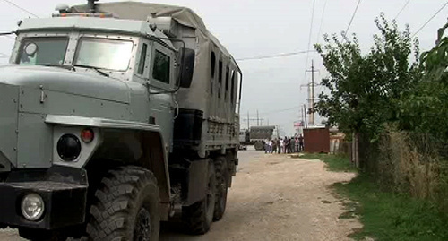 Law enforcers’ car in the Dagestani village. Photo: http://nac.gov.ru/files/6031.jpg  