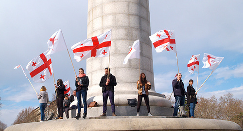 Georgian flags at the rally in Tbilisi, April 2015. Photo by Beslan Kmuzov for the "Caucasian Knot". 