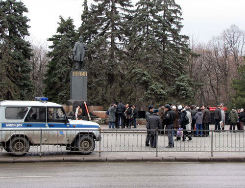 Rally of deceived housing interest-holders. Rostov-on-Don, Bolshaya Sadovaya Street, March 11, 2010. Photo by the "Caucasian Knot"