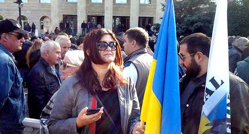 Rally in support of ‘Rustavi 2’ TV Channel in front of Tbilisi City Court, October 19, 2015. Photo by Beslan Kmuzov for the ‘Caucasian Knot’. 