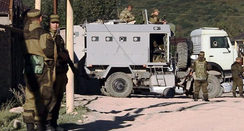 Law enforcers during special operation. Photo: http://nac.gov.ru/kontrterroristicheskie-operacii/v-hode-kto-v-dagestane-neytralizovany-troe-0.html