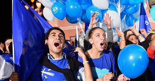 Supporters of ruling "Georgian Dream" Party. Photo: © SPUTNIK / ALEXANDER IMEDASHVILI