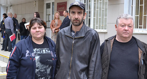 Mardiros Demerchyan, his wife Lyudmila and advocate Alexander Boichenko. Photo by Svetlana Kravchenko for the "Caucasian Knot"