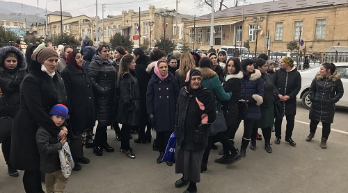 The participants of the rally in Derbent. January 11, 2017. Photo by Patimat Makhmudova for the "Caucasian Knot"