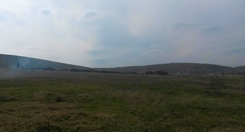 An alleged place where the militants, killed in January in the Kurchaloi District and in the city of Shali, have been buried. The cemetary is located outside Grozny, near Staropromyslovsky District, towards the Pobedinskoye and Dolinskoye villages. Photo by Nikolai Petrov for "Caucasian Knot"