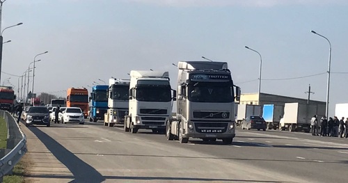 Rally of truck drivers in Dagestan, March 28, 2017. Photo by Patimat Makhmudova for the 'Caucasian Knot'. 