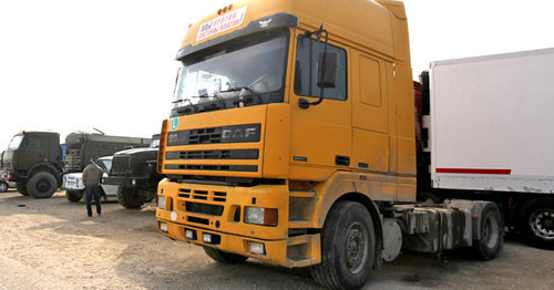 Rally of heavy truck drivers in Manas, November 23, 2015. Photo by Ruslan Alibekov for the 'Caucasian Knot'. 