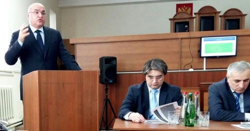 The speech of Ruslan Mirzaev, Chairman of the Supreme Court of Dagestan (to the left). Photo www.riadagestan.ru The speech of Ruslan Mirzaev, Chairman of the Supreme Court of Dagestan (to the left). Photo www.riadagestan.ru