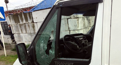 Traces of bullets on a car. Photo http://nac.gov.ru/kontrterroristicheskie-operacii/bandity-napavshie-na-post-policii-v-malgobekskom.html