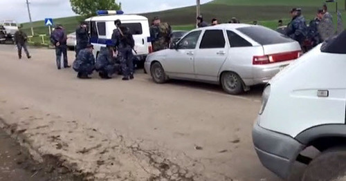 At the site of an armed attack on a checkpoint of the road-and-patrols service (known as DPS) in Ingushetia. May 12, 2017. Photo nac.gov.ru