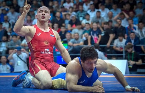 Vladislav Valiev and Shamil Kudiyamagomedov's fight at the Russian championship in Ingushetia. Photo by the Russian Wrestling Federation https://vk.com/wrestrus_ru?z=photo-26619469_456242140%2Fwall-26619469_338300