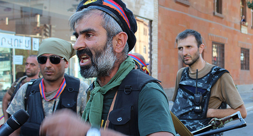 Ararat Khandoyan (at the forefront). Photo by Tigran Petrosyan for "Caucasian Knot"