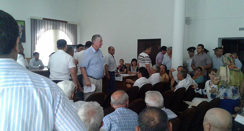 Residents of the Nogai District against the Republican authorities' interference in the elections, the village of Terekli-Mekteb, July 3, photo by Asya Kapaeva