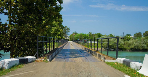 The Inguri River bridge. Photo khalampre https://ru.wikipedia.org