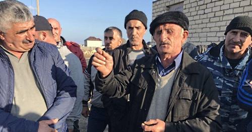 Residents of the Khazar village at the meeting held on October 14, 2017. Photo by Patimat Makhmudova for the "Caucasian Knot"