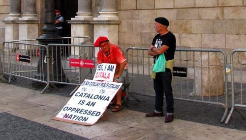 Picket in support of Catalonia independence at Barcelona City Council, October 14, 2017. Photo by Yulia Kasheta.