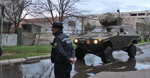 Armoured vehicles leaving the place of special operation, Tbilisi, November 23, 2017. Photo by Inna Kukudzhanova for the Caucasian Knot. 