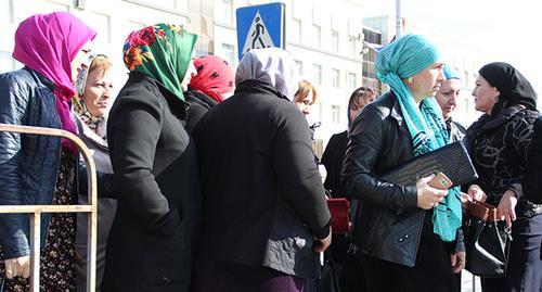 Grozny residents. Photo by Akhmed Aldebirov for the "Caucasian Knot"