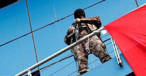 A law enforcer. Turkey. Photo: REUTERS/Murad Sezer