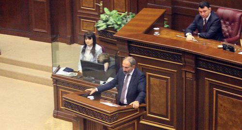 Nikol Pashinyan at the Parliament meeting, May 8, 2018. Photo by Gor Aleksanyan for the Caucasian Knot. 