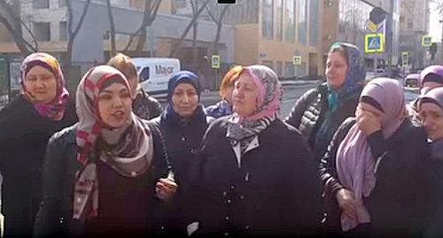 Participants of protest held at Iraqi Embassy in Moscow, April 5, 2018. Photo: https://www.youtube.com/watch?time_continue=62&v=_URlbSxm_nE