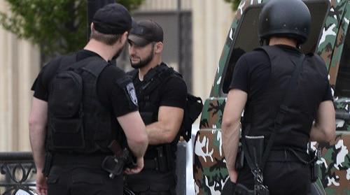 Armed special services officers in the center of Grozny. Photo: REUTERS/Said Tsarnayev