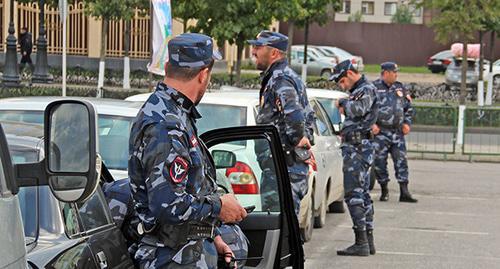 Law enforcers. Grozny. Photo by Magomed Magomedov for the "Caucasian Knot"