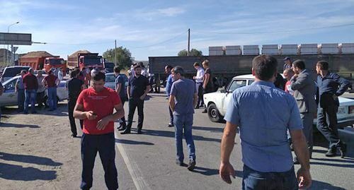 Residents of the village of Kendelen refused to give way to the participants of the horse tour organized in honour of the 310th anniversary of the Kanjali battle. September 18, 2018. Photo by Tamara Gerieva for the "Caucasian Knot"