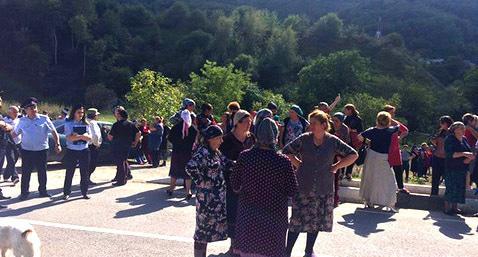 Residents of the village of Kendelen.  September 18, 2018. Photo by Tamara Gerieva for the "Caucasian Knot"