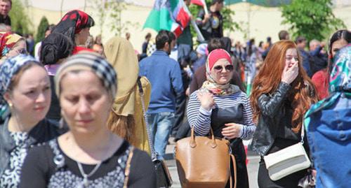 Residents of Grozny. Photo by Magomed Magomedov for the "Caucasian Knot"