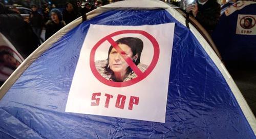 Tent at the parliament building in Tbilisi, December 16, 2018. Photo by Galina Gotua for the Caucasian Knot