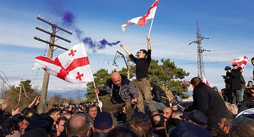 Clashes between opposition and police, December 16, 2018. Photo: REUTERS/David Chkhikvishvili