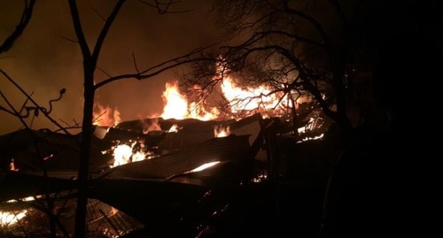 Fire in the village of Tissi-Akhitli (Dagestan). Photo: press service of the Administration of the Tsumadin District of Dagestan, http://www.mo-tsumada.ru/index.php/novosti/munitsipalitet/1915-pozhar-v-s-tissi-akhitli