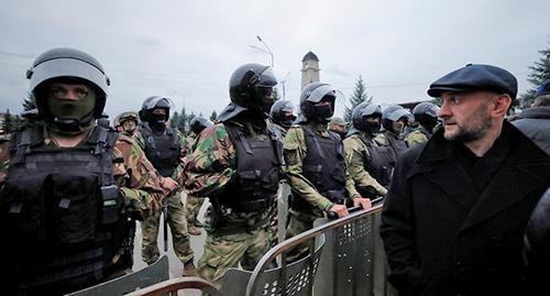 Law enforcers at the rally in Magas. October 2018. Photo: REUTERS/Maxim Shemetov