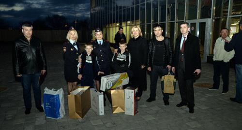 Two boys from Syria at an airport in Kabardino-Balkaria. Photo: press service of Interior Ministry of Russia, https://скфо.мвд.рф/novosti/item/16480018