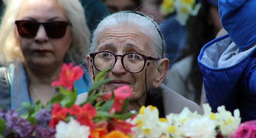 Participants of mourning events at the "Tsitsernakaberd" Memorial Complex, April 24, 2019. Photo by Tigran Petrosyan for the Caucasian Knot