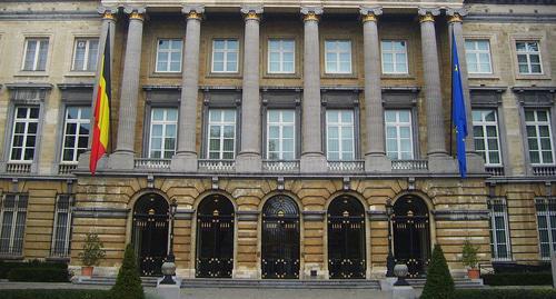 The building of the Belgian Parliament. Photo Benjah https://ru.wikipedia.org/wiki/Федеральный_парламент_Бельгии#/media/File:Parlement_Belge.JPG