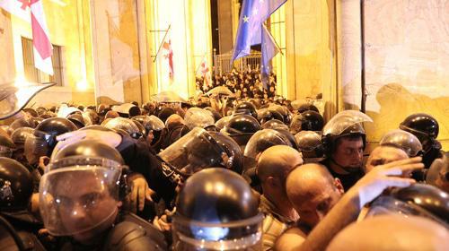 Dispersal of protest rally in Tbilisi, June 21, 2019. Photo: REUTERS/Irakli Gedenidze