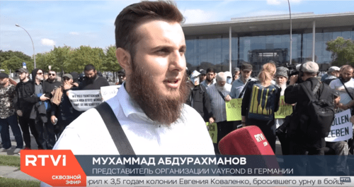 Mukhammad Abdurakhmanov at the rally in Berlin on September 4, 2019. Screenshot of the video https://www.youtube.com/watch?v=64zQFCuBo8Q