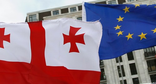 The flags of Georgia and European Union. Photo: REUTERS/David Mdzinarishvili