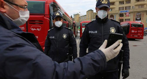 Police checking IDs during quarantine in Baku. Photo by Aziz Karimov for the Caucasian Knot